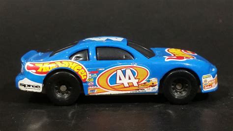 2000 Hot Wheels Racer Nascar 44 720 Blue Die Cast Toy Race Car Vehic