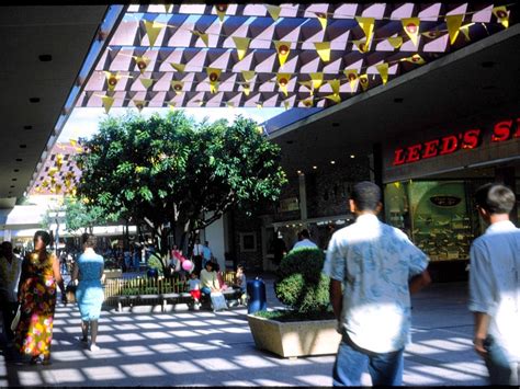 Malls of America - Vintage photos of lost Shopping Malls of the '50s ...