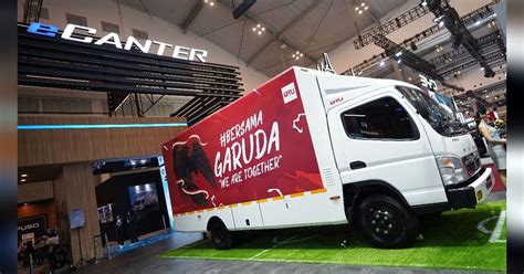 Deretan Truk Mitsubishi Fuso Yang Melantai Di Giicomvec Mobil