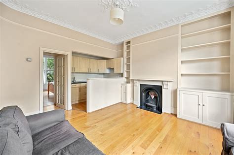 Charming And Characterful One Bedroom Apartment In Stockwell