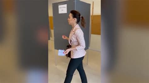 Giorgia Tripoli Vota Al Seggio Di Tricesimo Friuli Venezia Giulia