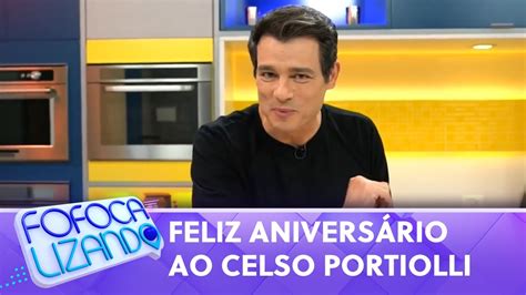 O apresentador Celso Portiolli completa 56 anos e comemora família