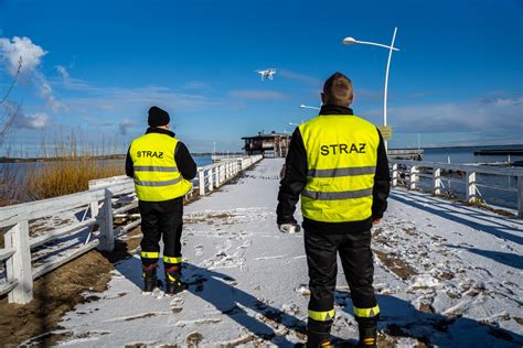 Ptasia grypa w powiecie puckim Dronami i na łodziach szukają padłych