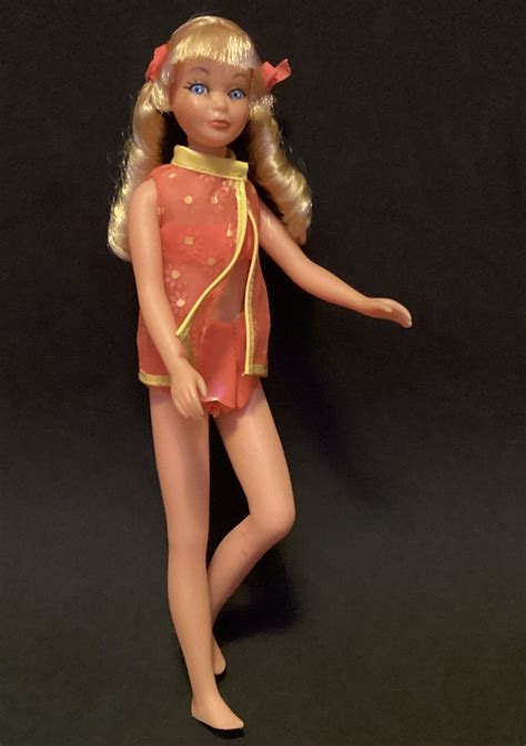 Vintage Mattel Barbie Factory Set Twist N Turn Blonde Sausage Curl