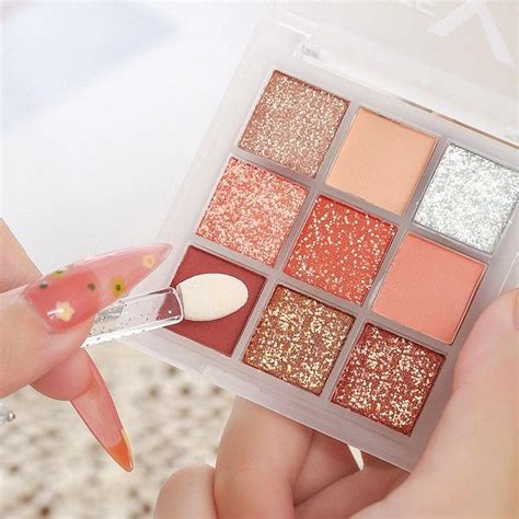 Jual LAMEILA EYESHADOW PALETTE 9WARNA MATTE AND GLITER Shopee Indonesia