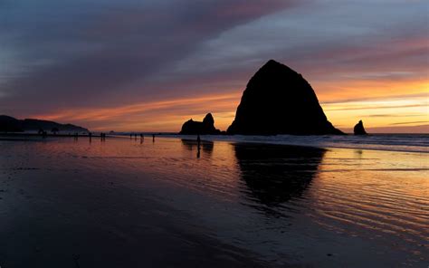 Haystack Rock Sunset Haystack Rock At Cannon Beach Oregon Ken