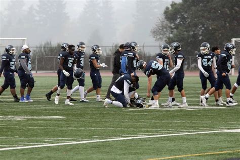 Execution mistakes oust Mt. Rainier | Westside Seattle