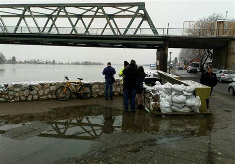 Sava Prijeti Da Obori Rekorde Iz I Stanovnici Gradi Ke