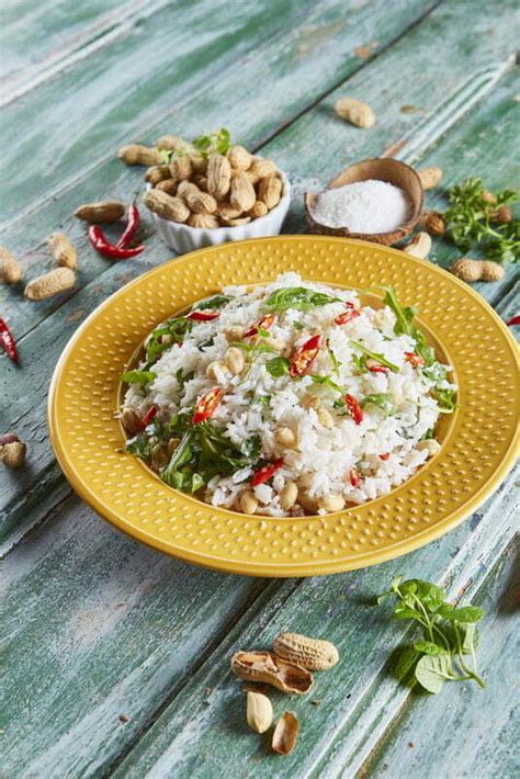 Salada De Arroz Amendoim E Coco Revista Veggie