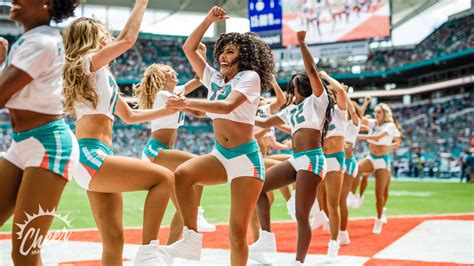 Photos Dolphins Cheer Colts Vs Dolphins Week 4