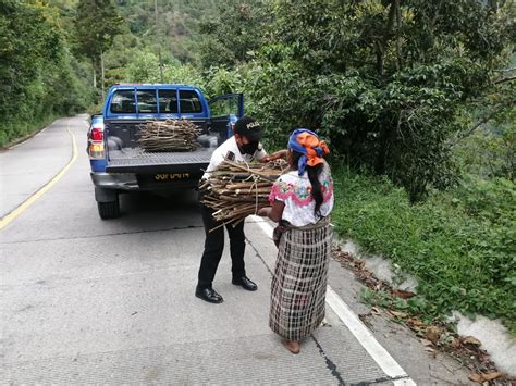 Policía Nacional Civil de Guatemala PNC brinda apoyo humanitario