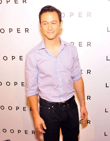 Joseph Gordon Levitt Bares His Big Smooth Chest Naked Male Celebrities