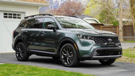 The New 2021 Kia Sorento Is A Unique Take On A Three Row Suv Youtube