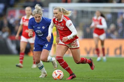 Chelsea Arsenal Eye Womens Champions League Trophy