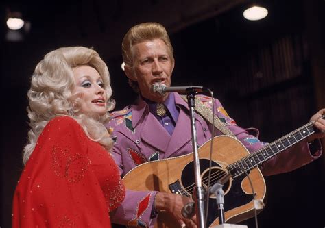 Dolly Parton Opens Up About Porter Wagoner Trying to 'Frighten' Her ...