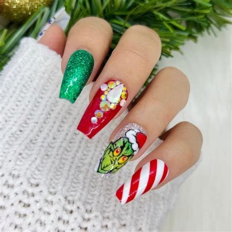 Festive Grinch Nail Designs For The Holiday Season Le Chic Street