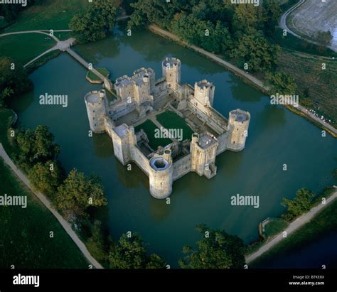 Bodiam Castle Sussex Aerial view Stock Photo: 21941274 - Alamy