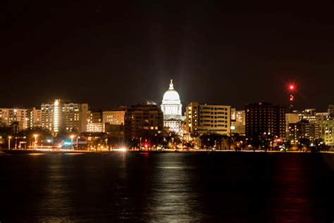 Download Madison Wisconsin Capitol Night Skyline Wallpaper