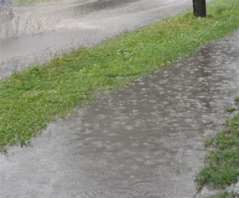 W kraju możliwe intensywne opady deszczu Jest ostrzeżenie dla