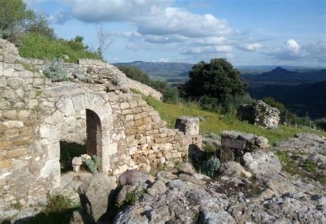 Cosa Vedere Nel Borgo Di Monteleone Rocca Doria Vicino Alghero Ti