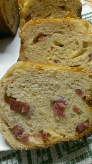 Ciambella Di Brioche Salata Farcita Realizzata Con Soli Albumi Cotta