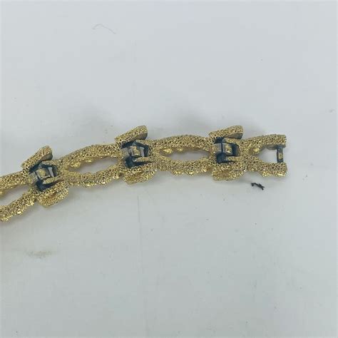 Crown Trifari Signed Bracelet Gold Tone Nugget Rope W Gem