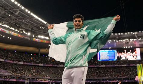 Pakistani Athletes Celebrate Arshad Nadeem's Olympic Gold Medal Victory