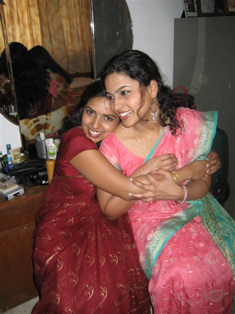 Desi Girls And Aunties Non Nude Pics Desi Girls Look A Like Lesbians