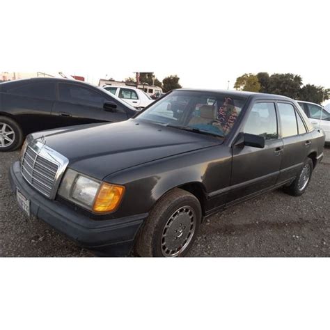 1987 Mercedes-Benz 260-Class 260 E