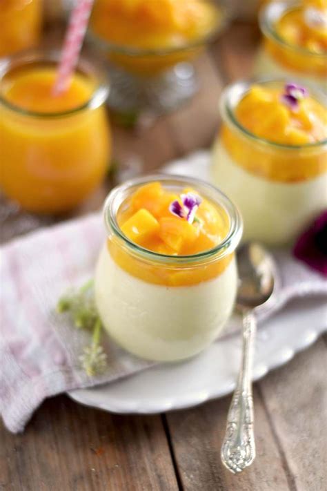 Joghurt Panna Cotta Mit Lieblingssaft Und Mango Salat Yogurt Panna