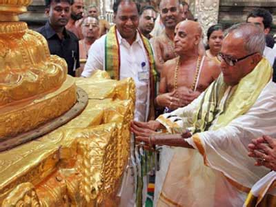 President Pranab Mukherjee Prays At Tirumala Temple Facenfacts