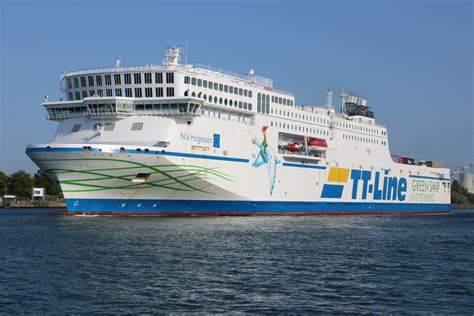 220 m lange TT Line Fähre Tinker Bell auf dem Seeweg von Travemünde