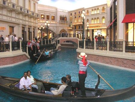 Gondola ride at the Venetian Hotel, Las Vegas | Venetian hotel las ...