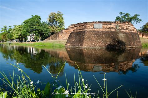 Katam Corner Chiangmai Moat John Lander Photography