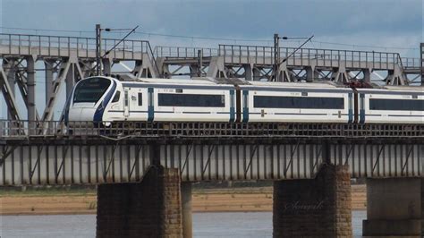 Puri Howrah Vande Bharat Express Crosses Mahanadi Bridge YouTube