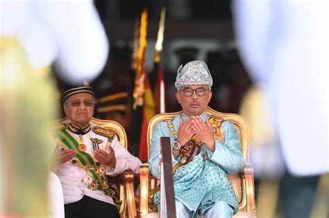 Malaysian King Hits Back At Mahathir Amid Crisis