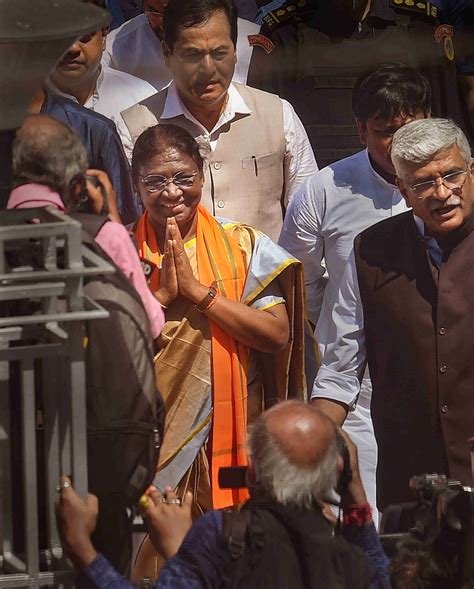 Nda Presidential Nominee Droupadi Murmu Visits Swami Vivekanandas