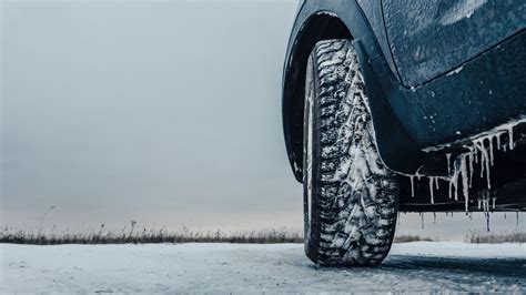 Gefährliche Wetterlage Neuschnee und Glatteis sorgen für spiegelglatte