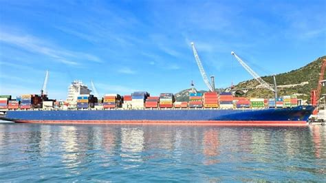 Al porto di Salerno è arrivata Koi la nave container dei record