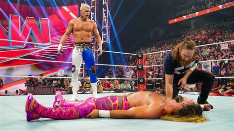 6 Ups And 4 Downs From Wwe Raw 7 August Page 10