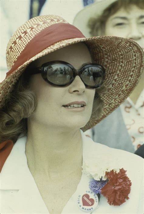 Grace Kelly Wearing A Straw Hat And Sunglasses Photo Print 8 X 10