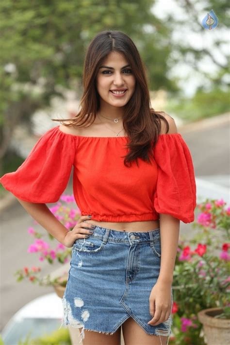 Rhea Chakraborty New Stills Photo 5 Of 55