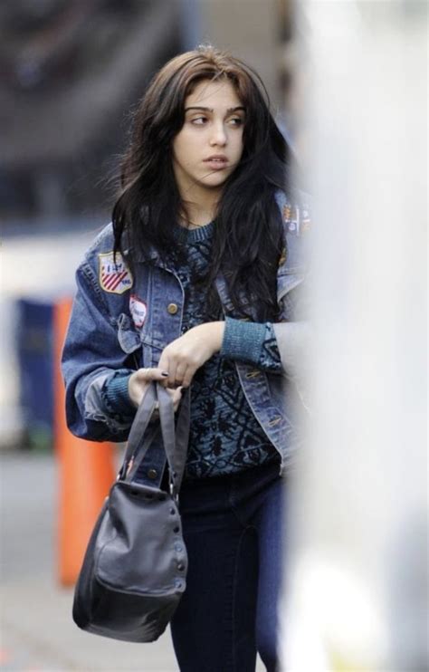 Pin By Pinner On Lourdes Leon Fashion Lourdes Leon Street Style