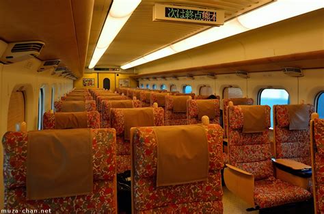 Shinkansen Tsubame, Japanese style train interior