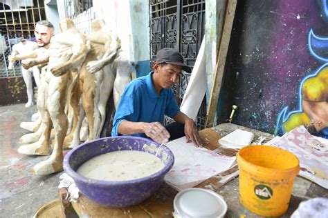 De D Nde Surgi La Tradici N De A Os Viejos En Ecuador Ecuador