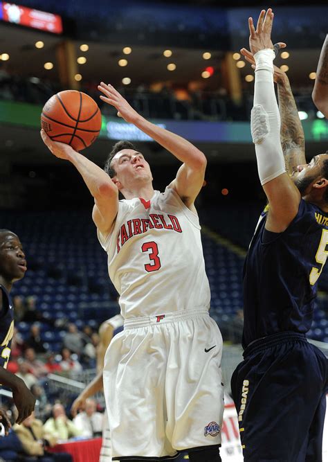 Quinnipiac Defense Stops Fairfield