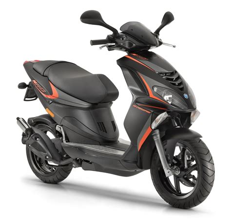 Motorrad Vergleich Piaggio NRG Power 50 DD 2T 2019 Vs Gilera Runner 50