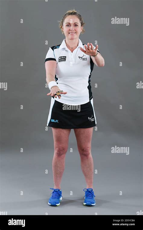 Umpire Ann Marie Atkins Signalling Footwork Stock Photo Alamy