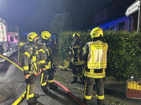 Feuerwehren Bek Mpfen Mehrere Stunden Einen Dachstuhlbrand In Einem