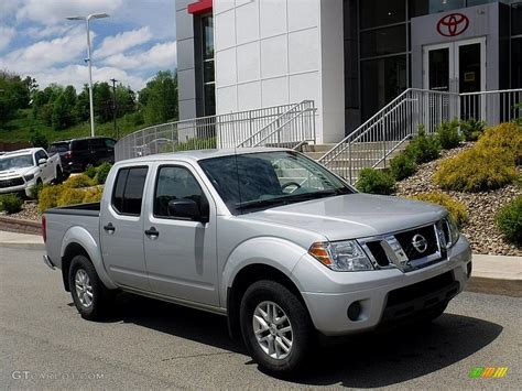 2019 Brilliant Silver Nissan Frontier SV Crew Cab 4x4 138487276